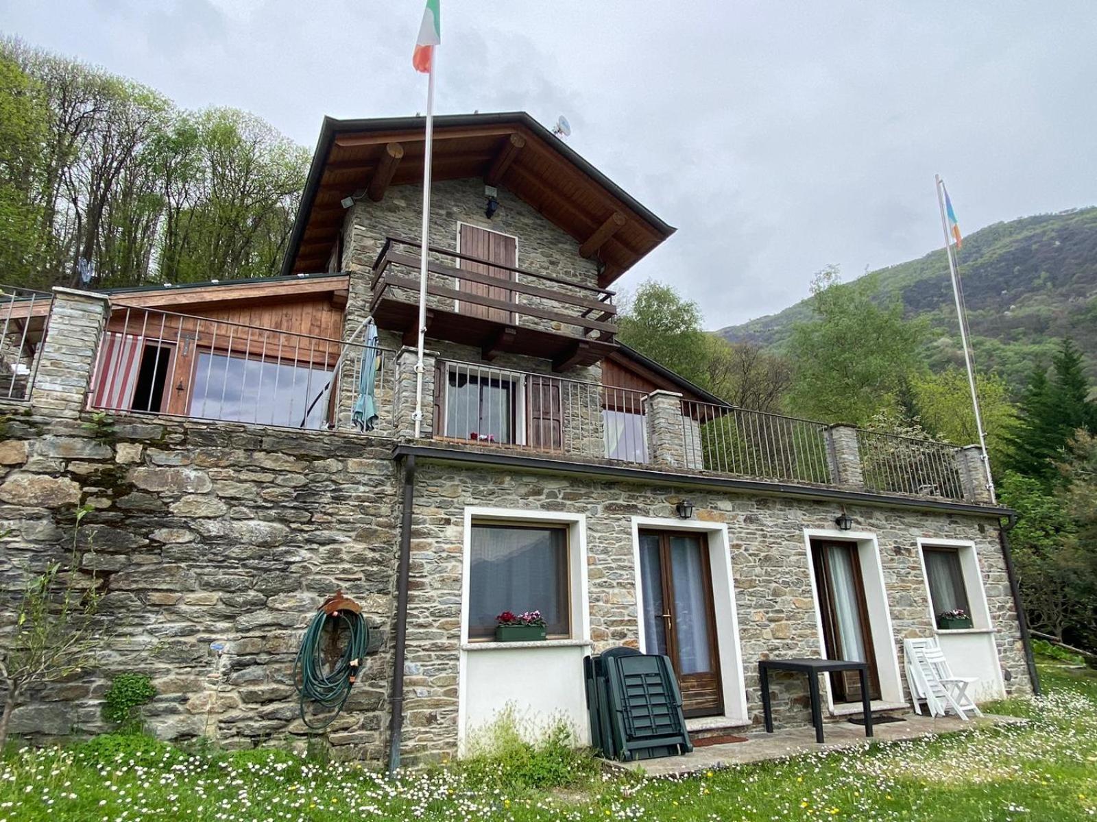 The Happy Rooster - Villa With Big Garden Pianello Del Lario Exterior photo