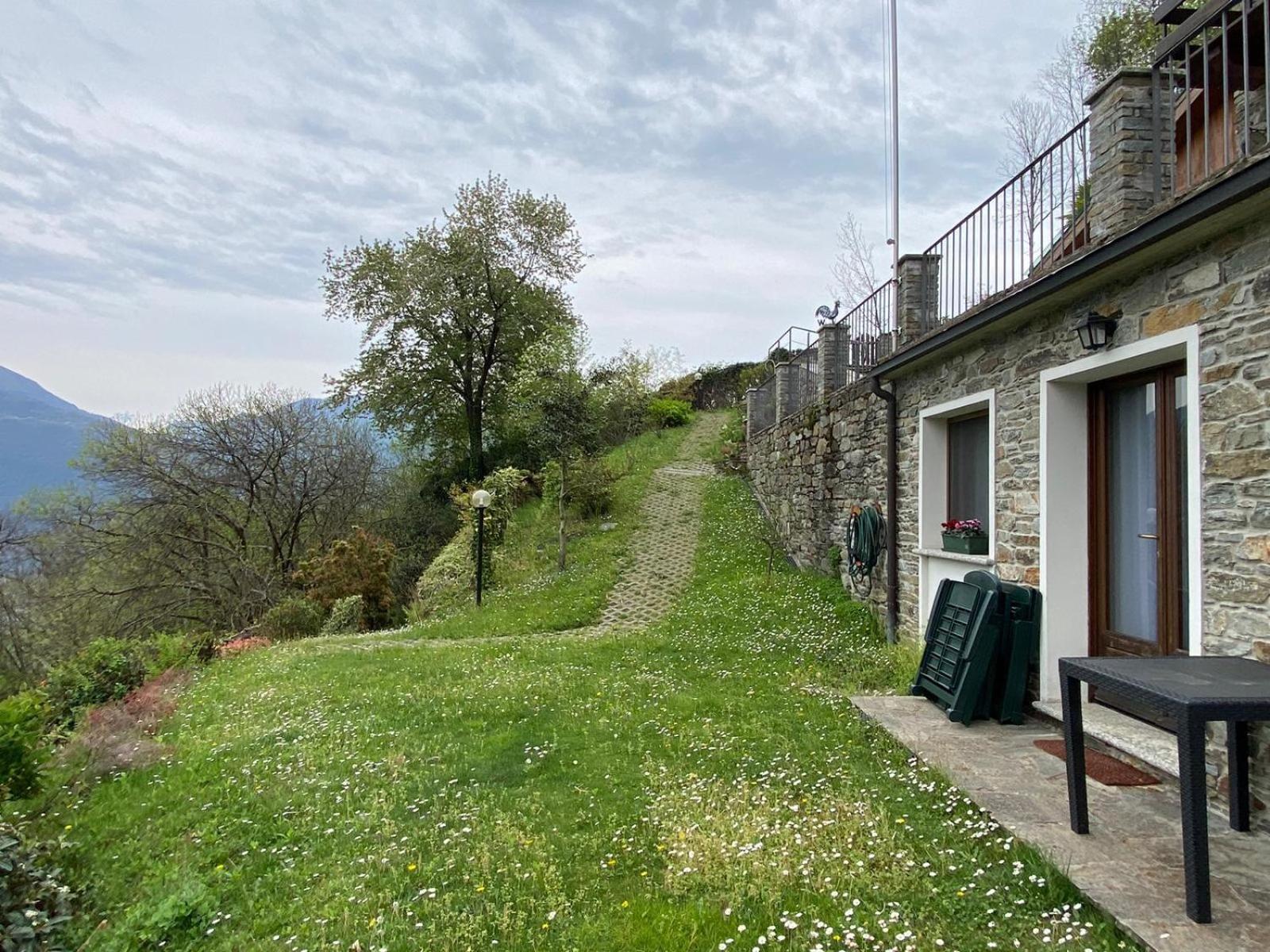 The Happy Rooster - Villa With Big Garden Pianello Del Lario Exterior photo
